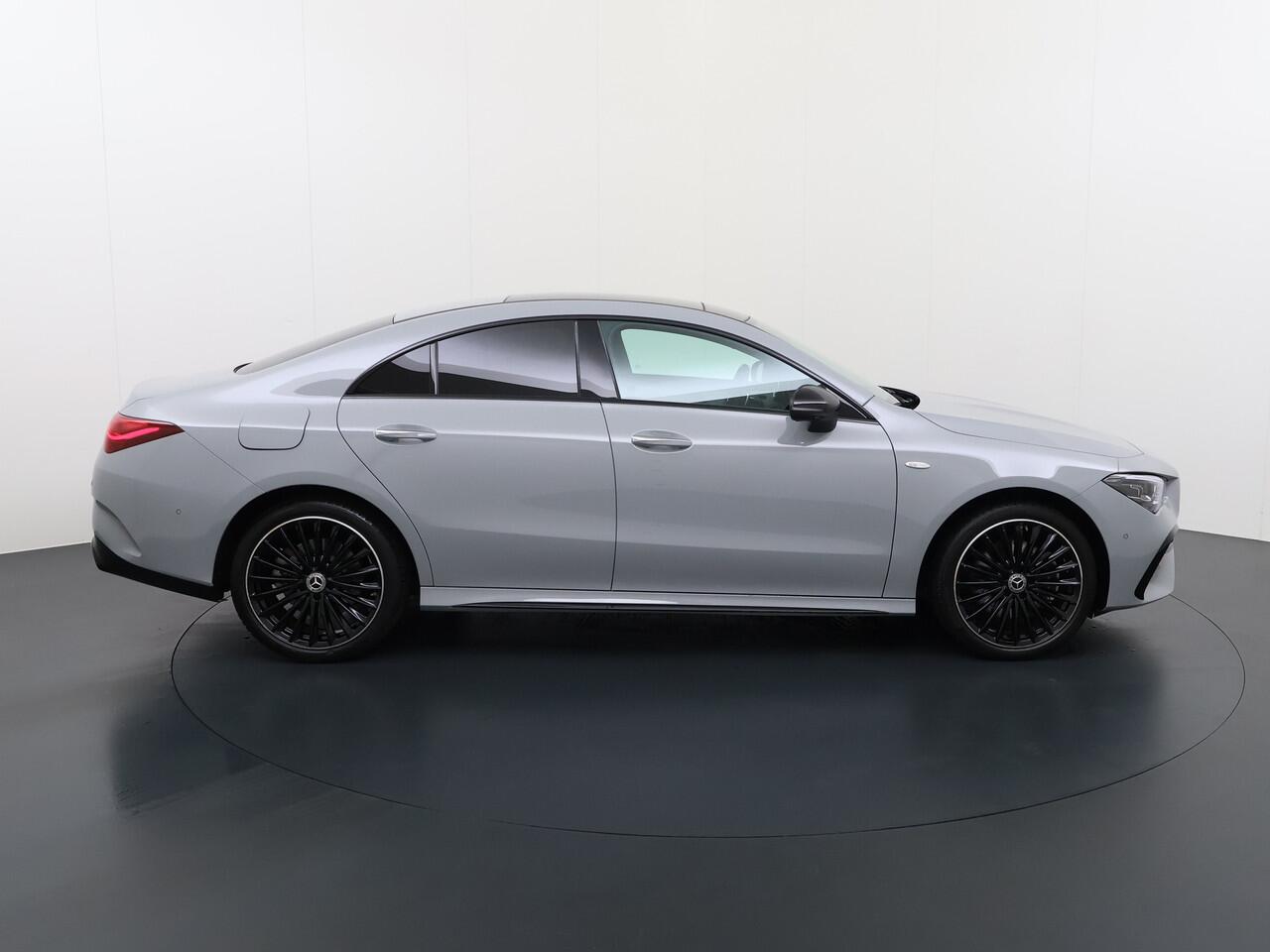Mercedes-Benz CLA-KLASSE 250 e AMG line | Alpinegrijs Pano HUD Memory 360 Camera