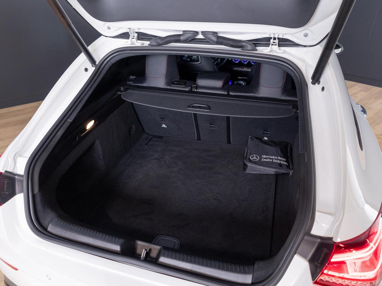 Mercedes-Benz CLA-KLASSE Shooting Brake 250 4MATIC Premium Plus Panorama dak