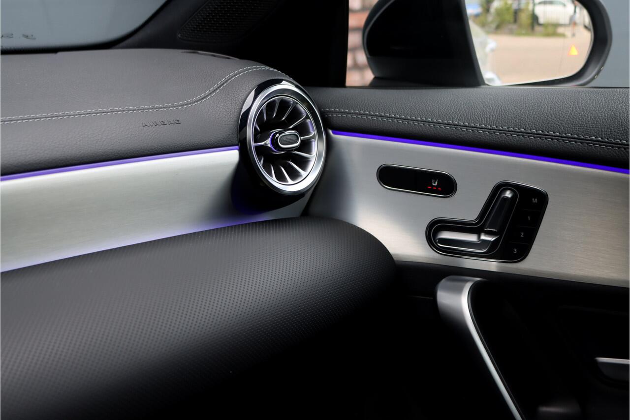 Mercedes-Benz CLA-KLASSE Shooting Brake 250 e AMG Line Aut8 | Facelift | Panoramadak | Distronic+ | Memory | Verwarmd Stuuwiel | Leder | HUD | Sfeerverlichting | Augmented Reality | Surround Camera | Keyless Go |