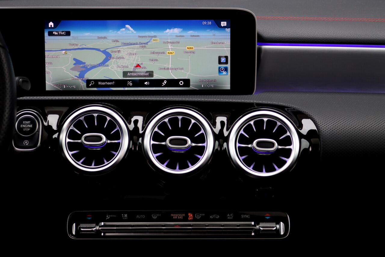 Mercedes-Benz CLA-KLASSE 180 AMG Line Aut7 | Panoramadak | Memory | Sfeerverlichting | Camera | Advanced Sound System | Keyless Go | Zitcomfortpakket | Cruise Control | Multibeam LED |