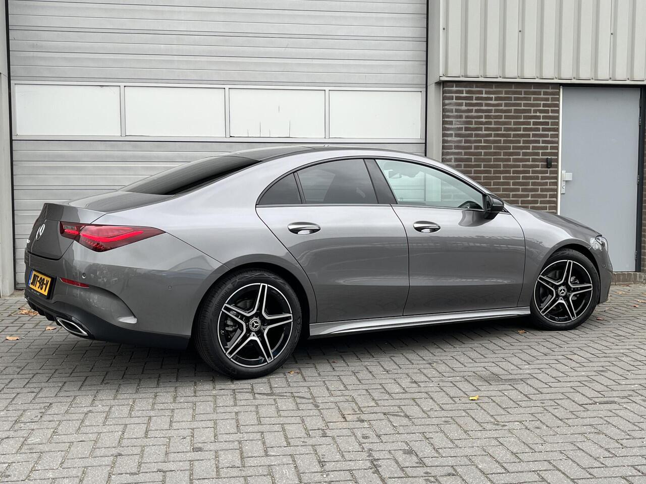 Mercedes-Benz CLA-KLASSE 180 Star Edition AMG | Night Pakket | Panoramadak | DISTRONIC Afstandsassistent | Dodehoekassistent | MULTIBEAM LED Koplampen | Sfeerverlichting | Stoelverwarming | Apple CarPlay | Android Auto | Sierdelen Aluminium | Elektrisch Inklapbare Buitenspiegels 