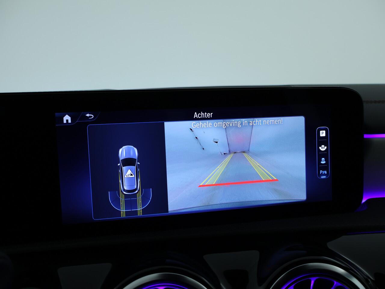 Mercedes-Benz CLA-KLASSE Shooting Brake 180 AMG Sfeerverlichting | AMG Styling | Achteruitrijcamera | KeylessGo | Inclusief 24 maanden MB Certified garantie voor Europa.