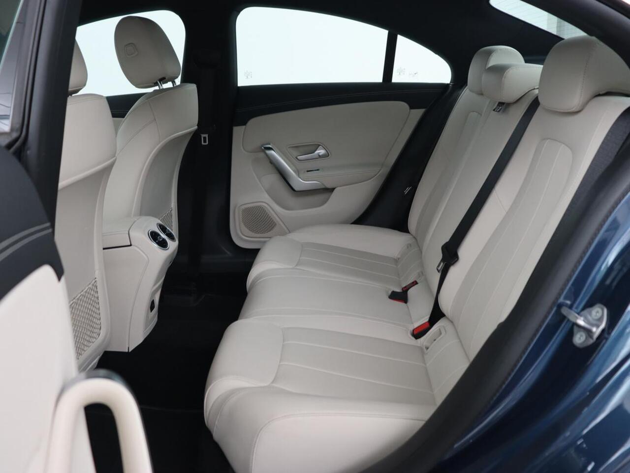 Mercedes-Benz CLA-KLASSE 250e Luxury Line | Leder | Trekhaak | Carplay | Stoelverwarming | Widescreen | Camera | Stuurverwarming | Navigatie | Park Assist | Cruise control | PHEV | Plug In