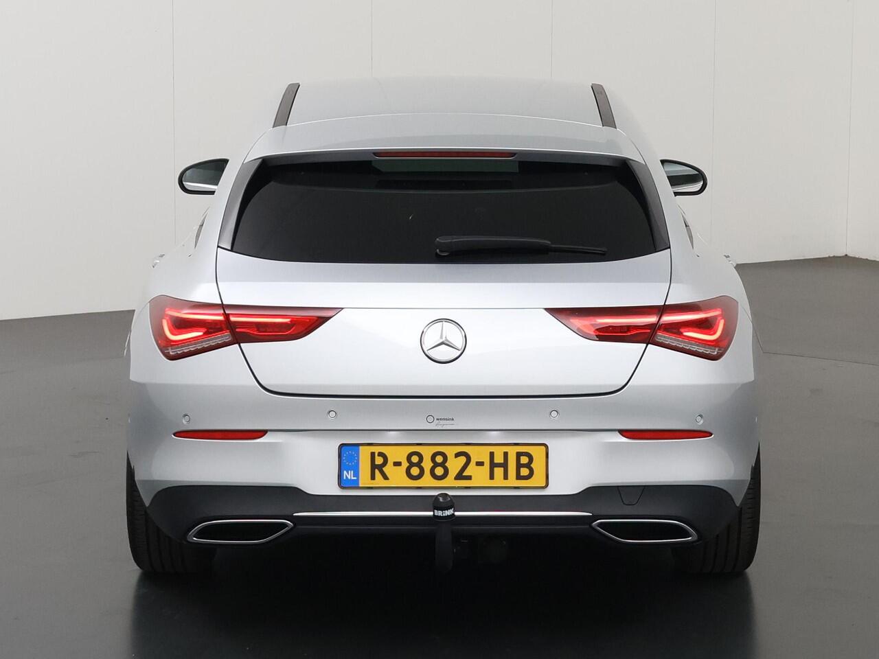 Mercedes-Benz CLA-KLASSE Shooting Brake 180 Luxury Line | Stoelverwarming | Premium Pack | Distronic | Multibeam | Achteruitrijcamera |