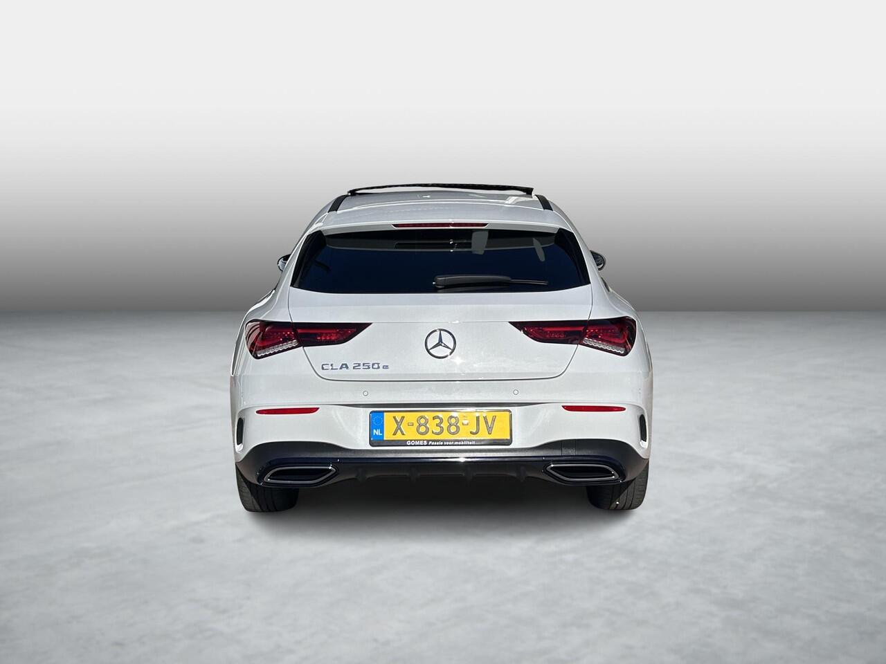 Mercedes-Benz CLA-KLASSE Shooting Brake 250 e AMG Line | Nightpakket | Panoramadak | Achteruitrijcamera | Stoelverwarming | Sfeerverlichting | Apple & Android Carplay