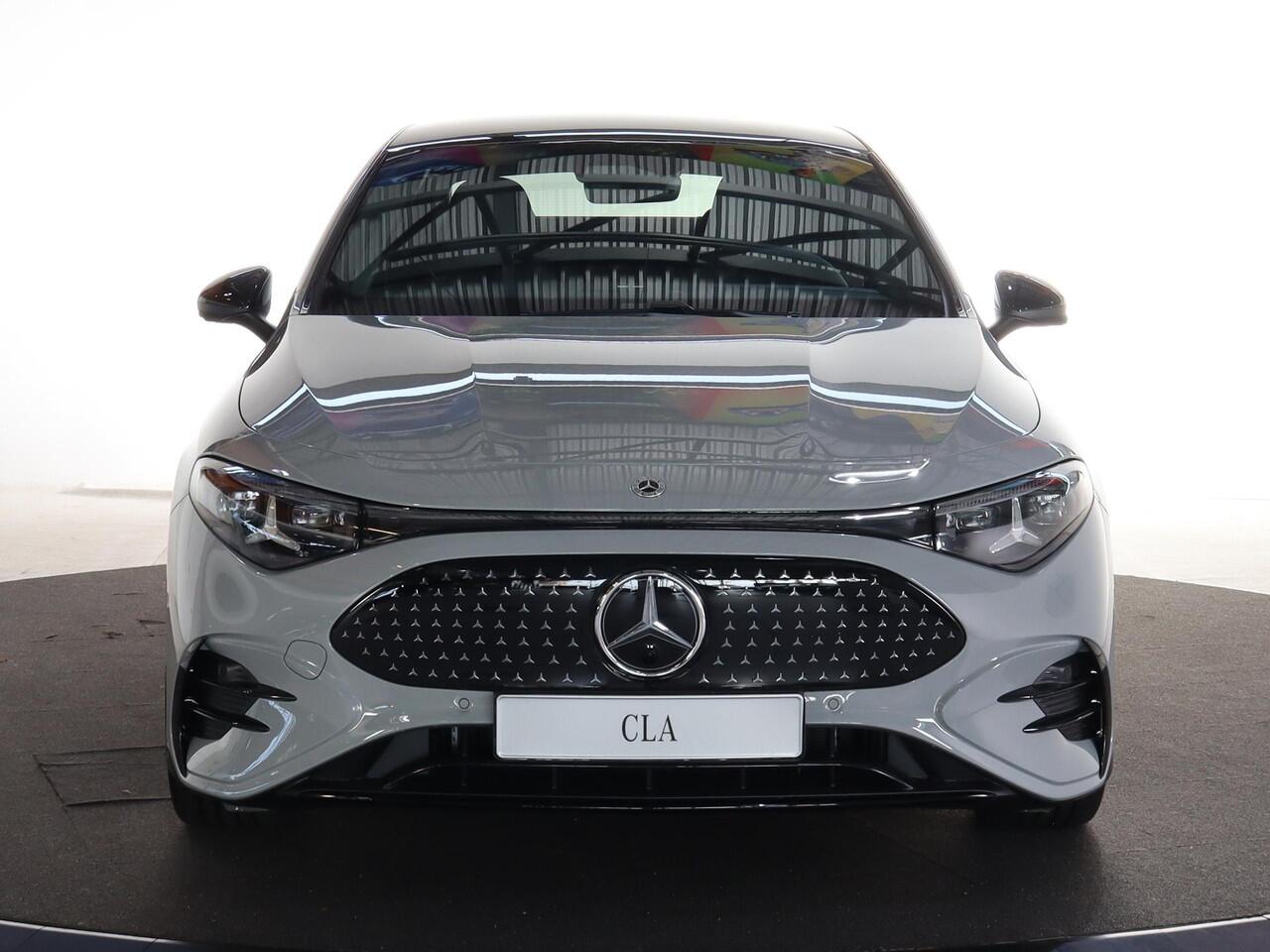 Mercedes-Benz CLA-KLASSE 250+ Launch Edition 85 kWh | Night | Panoramadak | Stoelverwarming | DISTRONIC | Achteruitrijcamera | Dodehoekassistent |