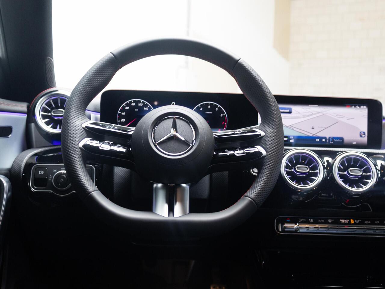 Mercedes-Benz CLA-KLASSE Coupé 180 Star Edition AMG Line Panorama dak