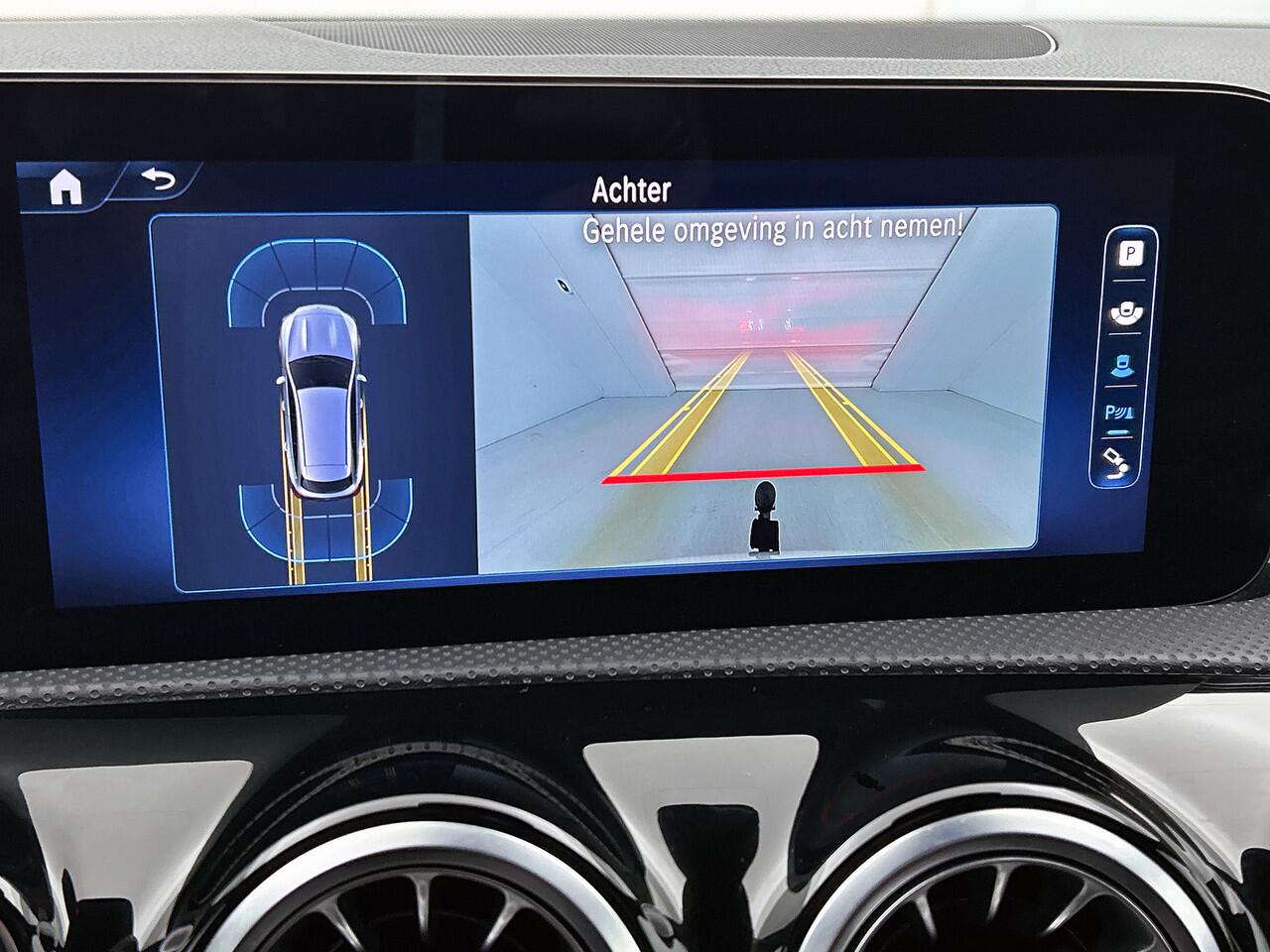 Mercedes-Benz CLA-KLASSE Shooting Brake 250 e AMG Plug-In Hybride AMG Line | Night Pakket | Trekhaak | Sfeerverlichting | Ledkoplampen | Achteruitrijcamera | KeyLess-Go. Inclusief 24 maanden MB Certified garantie voor Europa.