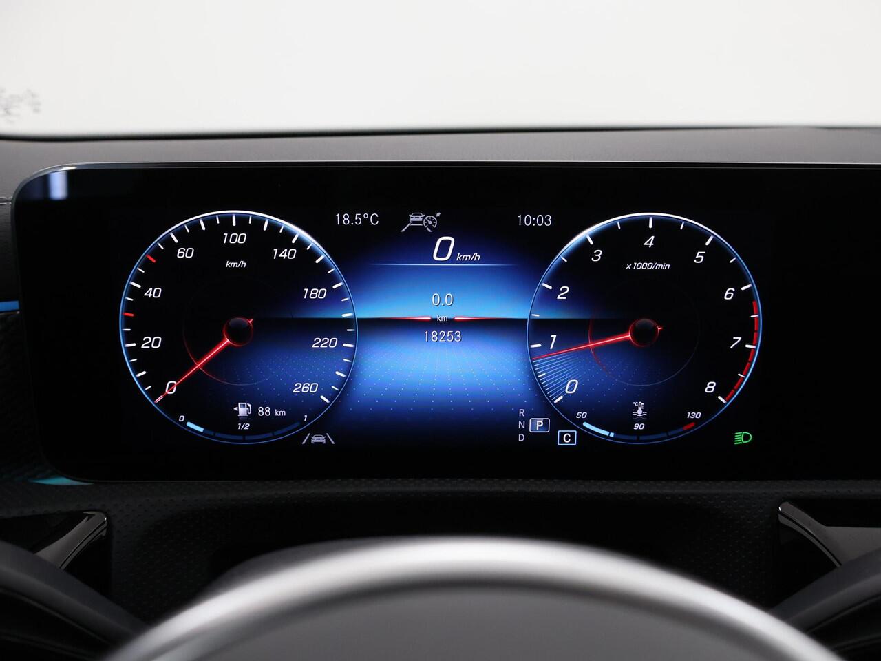 Mercedes-Benz CLA-KLASSE 180 Luxury Line | Distronic/ Adaptieve cruise control | Apple Carplay | Keyless Go | Widescreen |