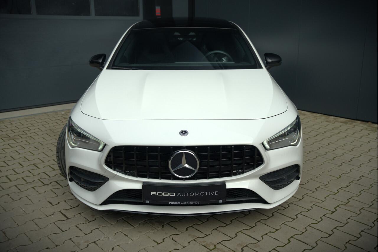 Mercedes-Benz CLA-KLASSE 200 Business Solution AMG | Panoramadak | Stoelverwarming | Keyless | Memory Seats | Cruise Control | Ambiance verlichting | Camera | Parkeersensoren |