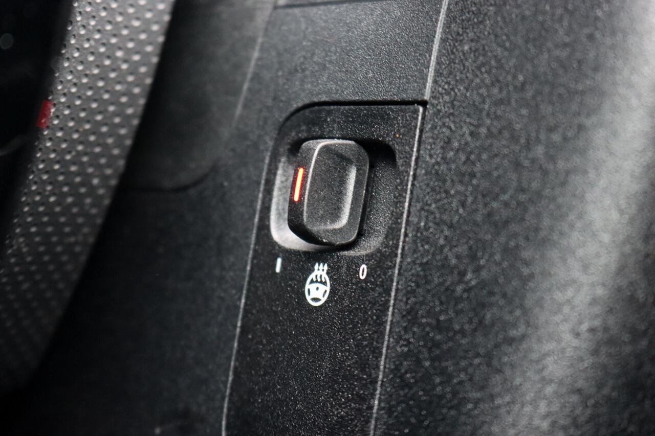 Mercedes-Benz CLA-KLASSE Shooting Brake 250 e AMG Line | Facelift | Distronic | Surround Camera | Verwarmd Stuurwiel | Keyless Go | Sfeerverlichting | Apple Carplay/Android Auto | Multibeam LED |