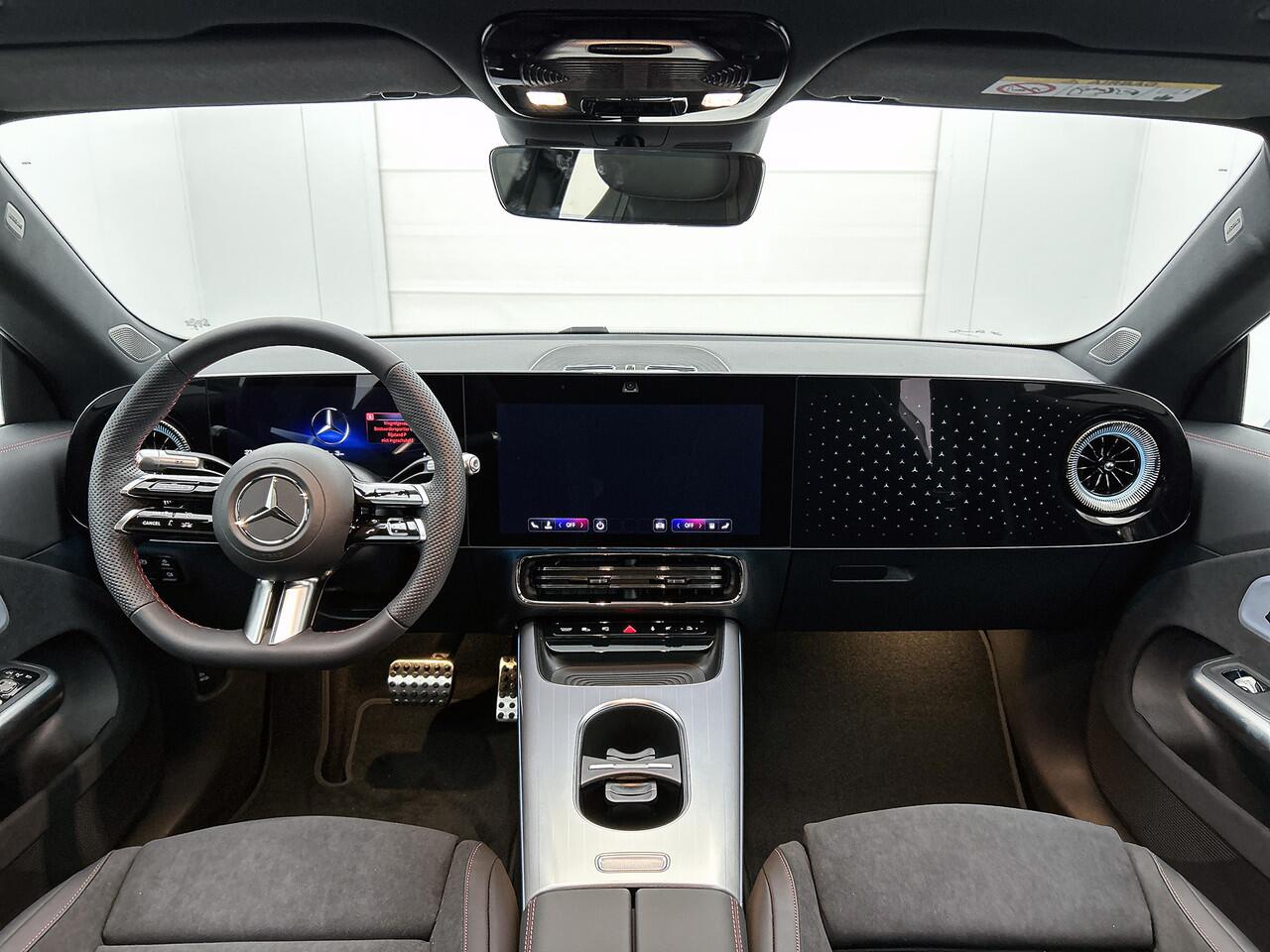 Mercedes-Benz CLA-KLASSE 250+ Launch Edition 85 kWh | Warmtepomp | Adaptieve Cruisecontrol | Nightpakket | GUARD 360° vehicle protection | Memorypakket | Panoramadak | MULTIBEAM LED | Sierdelen aluminium |