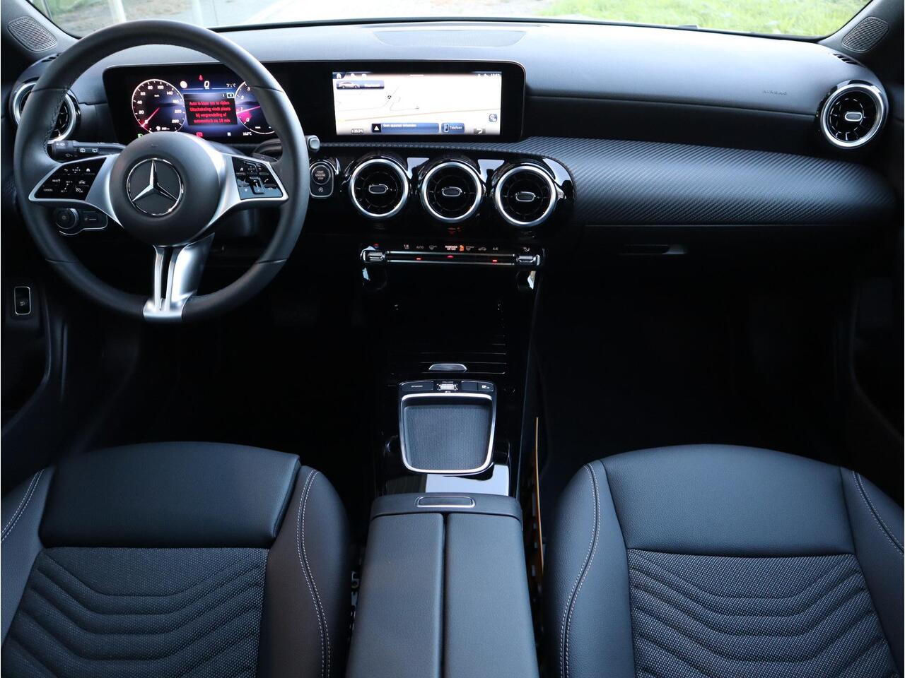 Mercedes-Benz CLA-KLASSE Shooting Brake 180 Star Edition