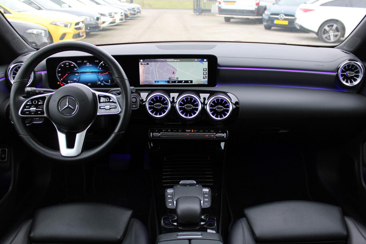 Mercedes-Benz CLA-KLASSE Shooting Brake 200 AUT7 Luxury Line PANORAMADAK LEDER MEMORY DISTRONIC SFEER CARPLAY KEY-LESS GO MULTIBEAM