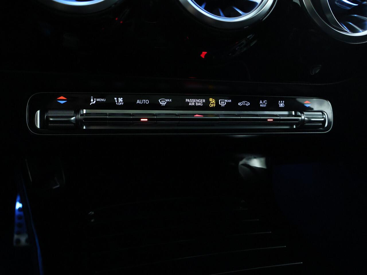 Mercedes-Benz CLA-KLASSE Shooting Brake 250 e AMG Face Lift Plug-In Hybride | AMG Line Premium | Night Pakket | Panorama Schuif-Kanteldak | 11 kw Laden | Stuur en Stoelverwarmig | Inclusief 24 maanden MB Certified garantie voor Europa.