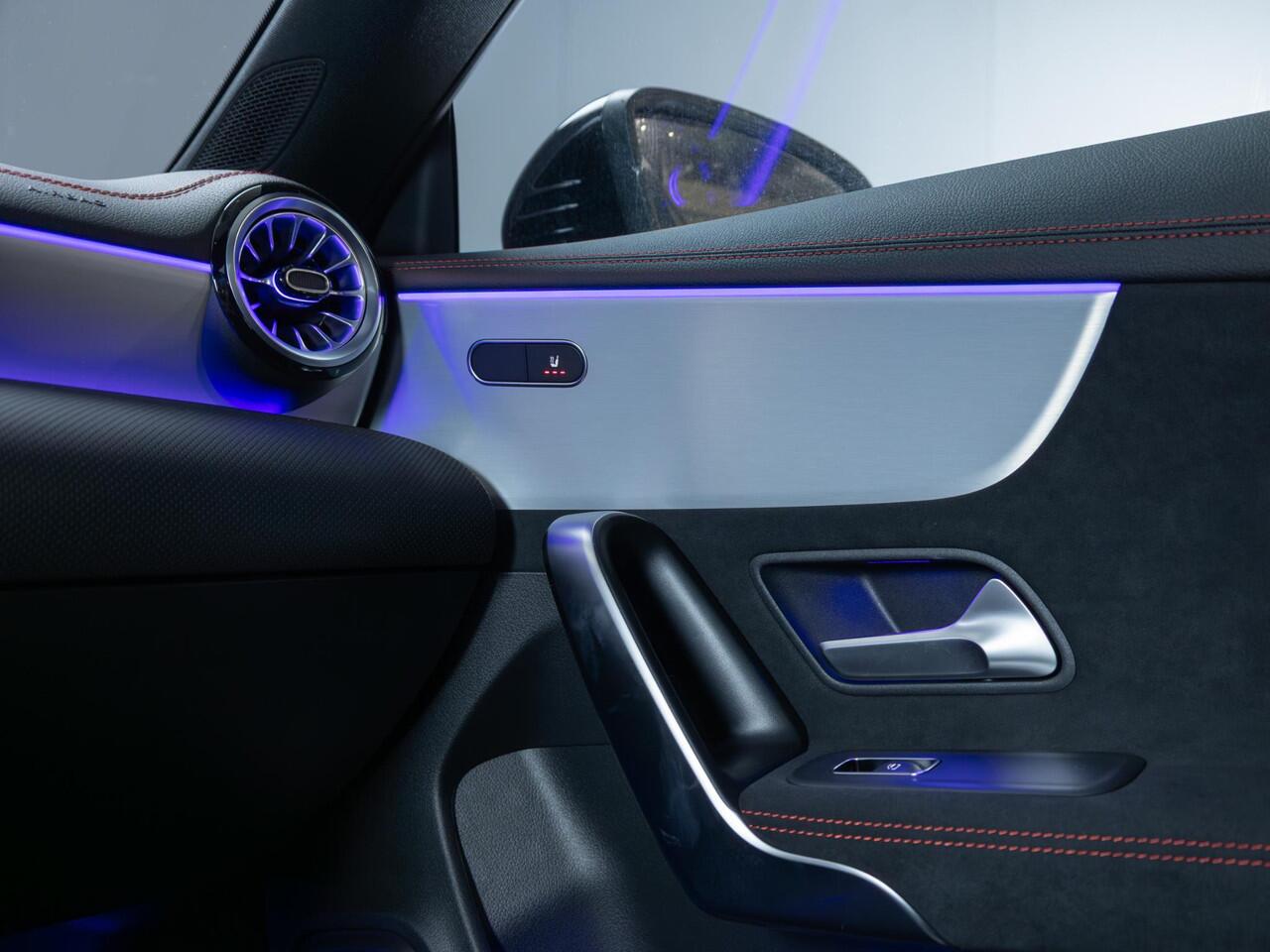 Mercedes-Benz CLA-KLASSE Shooting Brake 180 Star Edition LIMITED Panorama dak