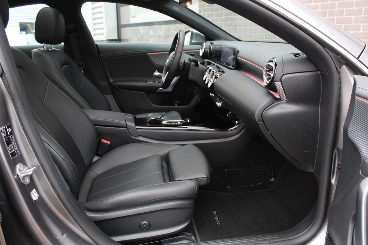 Mercedes-Benz CLA-KLASSE 200 Business Solution Luxury / Panoramadak / N.A.P.