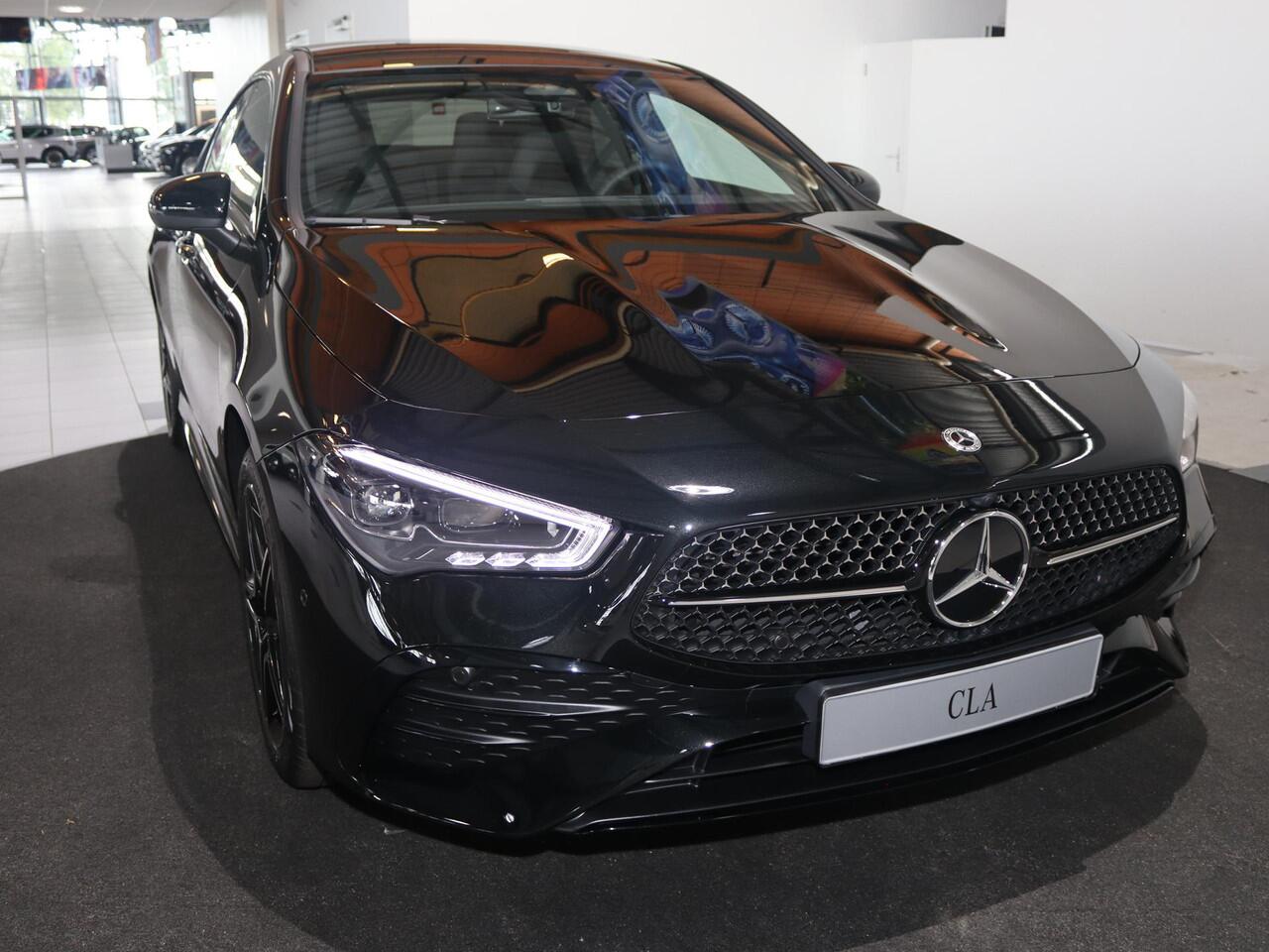 Mercedes-Benz CLA-KLASSE 250e Star Edition AMG Line | Panoramaschuifdak | Nightpakket | Achteruitrijcamera | Dodehoekassistent | Dodehoekassistent