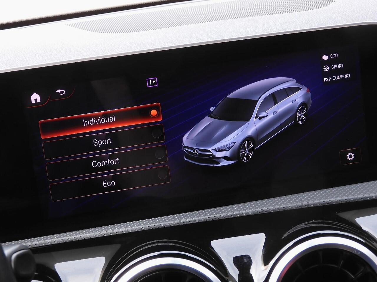 Mercedes-Benz CLA-KLASSE 180/ WIDESCREEN/ PANAMERICANA GRILLE/ ELEKT. KLEP/ 18INCH VELGEN