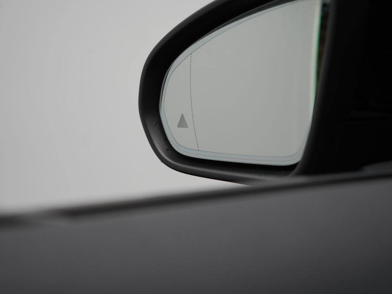 Mercedes-Benz CLA-KLASSE Shooting Brake 250 e AMG Plug In Hybrid 218pk Dealer O.H PHEV | Trekhaak Af Fabriek | Panodak | Burmester Sound | Adaptive Cruise | Alcantara Sportstoelen Verwarmd | Sfeerverlichting | WideScreen | Navigatie |