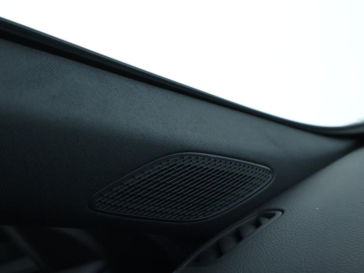 Mercedes-Benz CLA-KLASSE Shooting Brake 250 e Business Solution AMG | Trekhaak | AMG Line Plus pakket | Nightpakket | Parkeerpakket met 360°-camera | Antidiefstalpakket GUARD 360° Plus | EASY PACK achterklep | KEYLESS-GO |