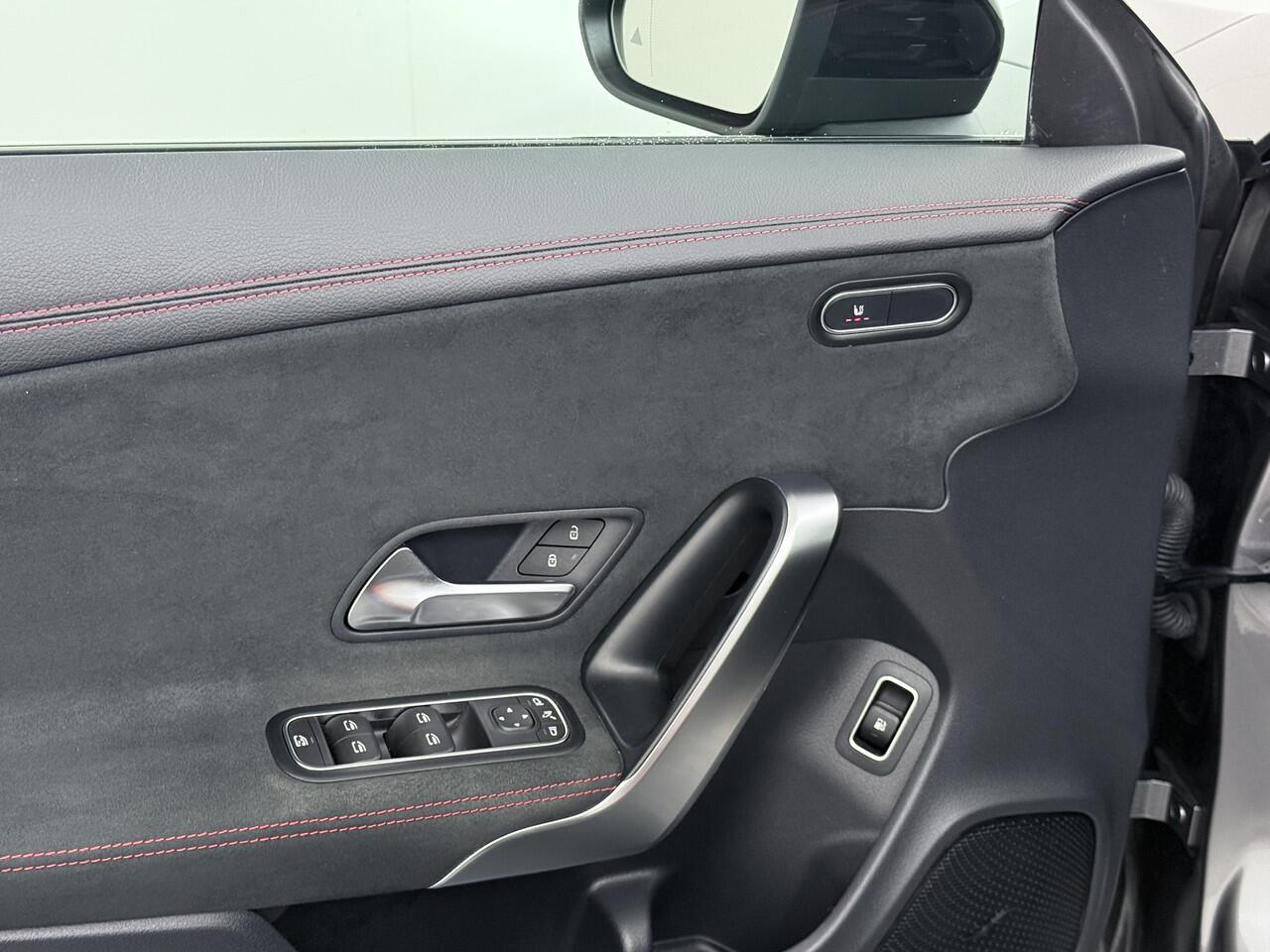 Mercedes-Benz CLA-KLASSE CLA 250 e Coupé AMG Line Night | Pano Multibeam Sound Night