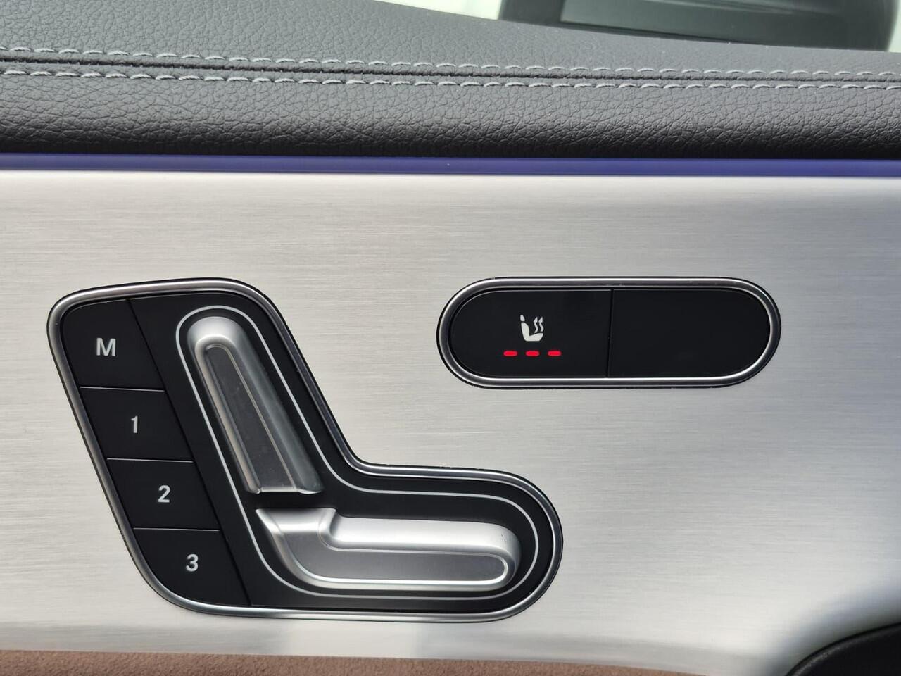 Mercedes-Benz CLA-KLASSE Shooting Brake 180 AMG Line | Panoramadak | Bruin interieur