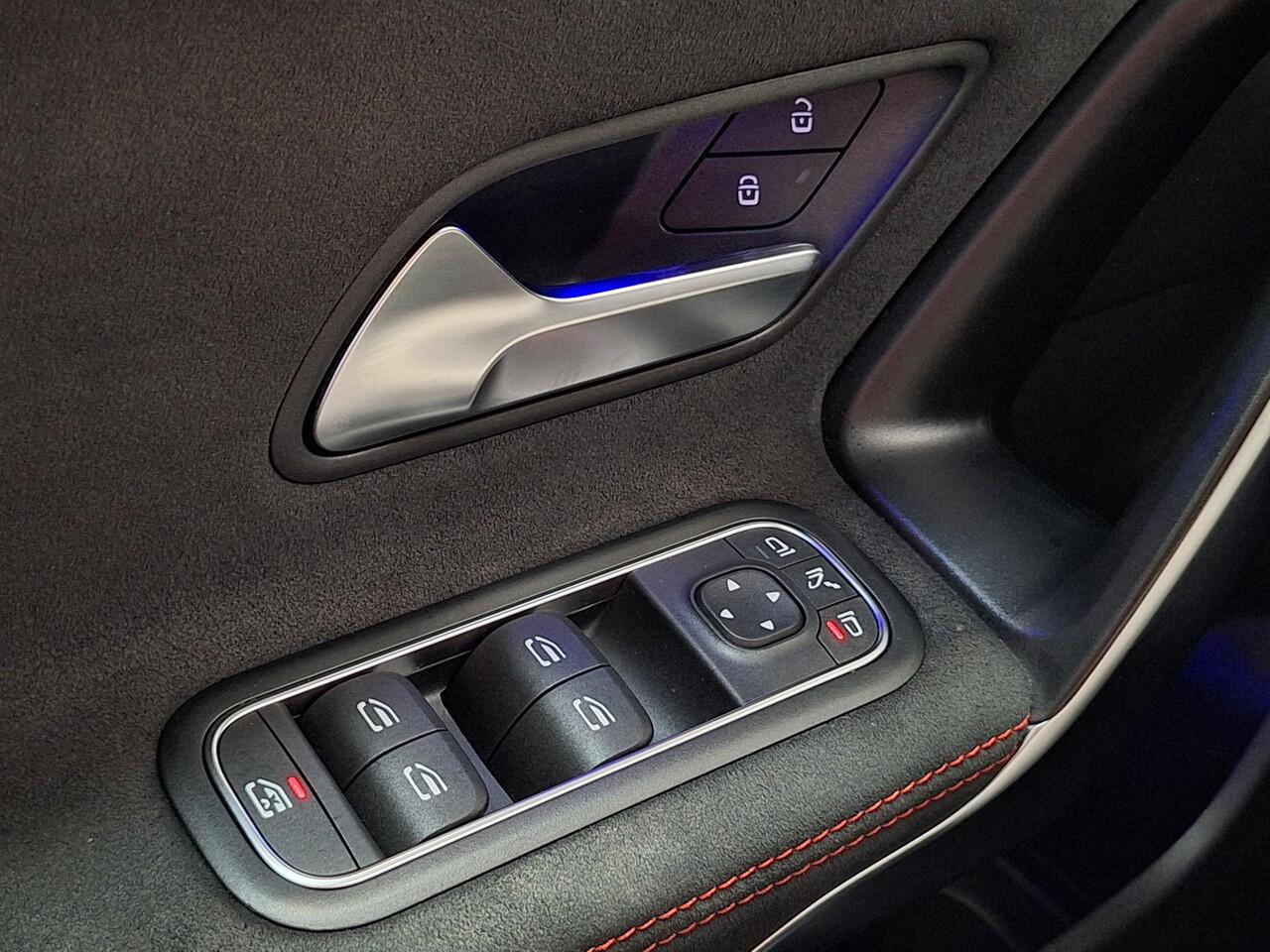 Mercedes-Benz CLA-KLASSE 250 e Star Edition AMG Line | Panoramadak | Multibeam LED | Achteruitrijcamera | Keyless-GO