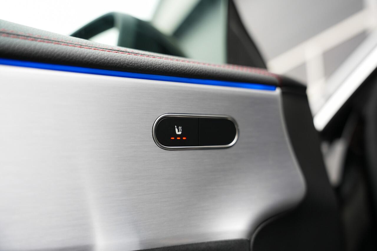 Mercedes-Benz CLA-KLASSE 180 136 pk Business Solution Luxury AMG-Sportpakket / Sfeer-Verl./ Led-Koplamp/ Sport-Stoelen/ Stoel.Verw/ Camera/ 18'' LMV