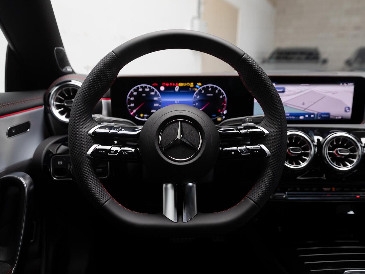 Mercedes-Benz CLA-KLASSE Coupé 180 Business Solution AMG