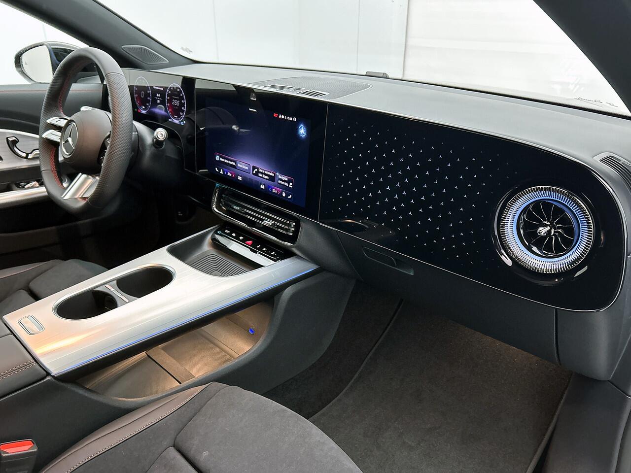 Mercedes-Benz CLA-KLASSE 250+ Launch Edition 85 kWh | Nightpakket | Trekhaak | Multibeam LED | Smartphone integratie | Panoramadak | Warmtepomp | Memorypakket | Sierdelen aluminium |