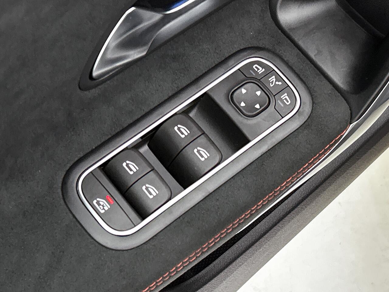 Mercedes-Benz CLA-KLASSE Shooting Brake 250 e Star Edition AMG Line | Nightpakket | KEYLESS-GO | Parkeerpakket met achteruitrijcamera | EASY PACK achterklep | Dodehoekassistent | MULTIBEAM LED | Distronic | Sfeerverlichting | Verwarmde stoelen vooraan |