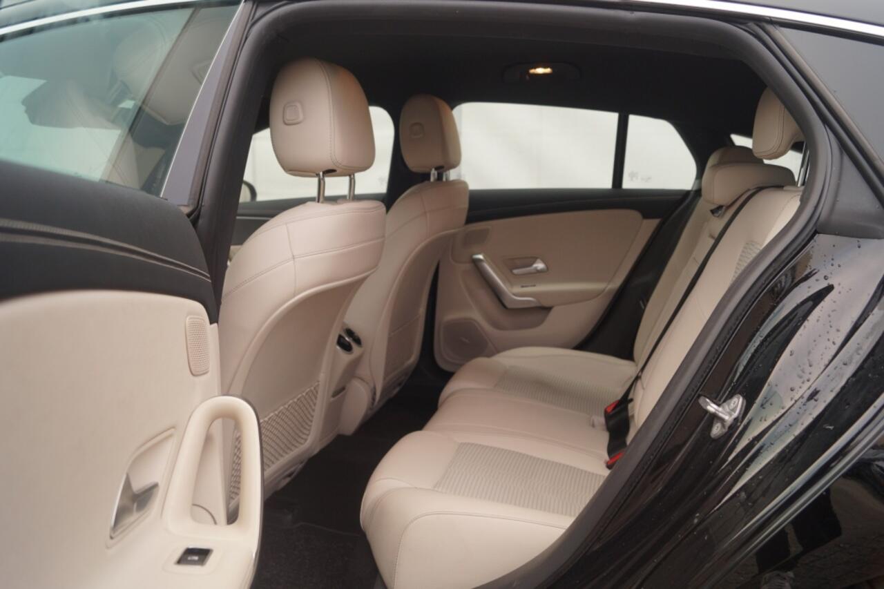 Mercedes-Benz CLA-KLASSE 180 Automaat Business Solution Pro Plus