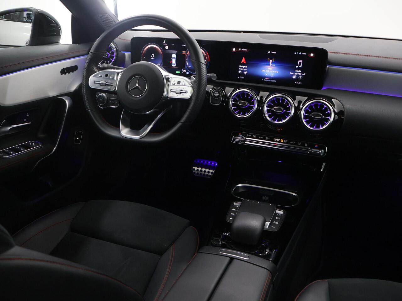 Mercedes-Benz CLA-KLASSE 250 e Premium Plus | AMG | Panoramadak | Night pakket |