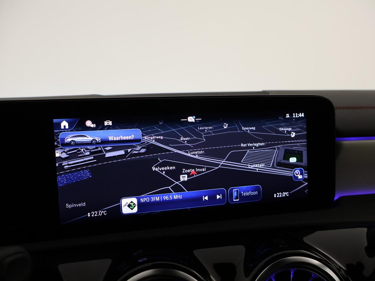 Mercedes-Benz CLA-KLASSE Shooting Brake 250 e Star Edition AMG Line | Trekhaak | Nightpakket | Antidiefstalpakket GUARD 360° Plus | 360°-camera | 19 inch Multispaaks AMG velgen | Head-up display | KEYLESS GO-comfortpakket | Smartphone integratie |