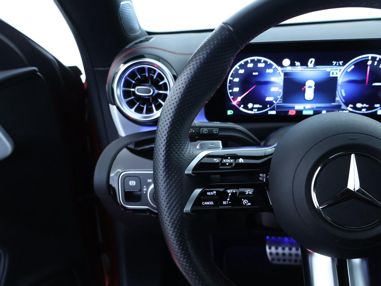 Mercedes-Benz CLA-KLASSE Shooting Brake 250 e AMG Plug-In Hybride | AMG Line | NIght Pakket | Panoramadak | Trekhaak | Multi beam Koplampen | 11kW Laden | Stuur en Stoelverwarming. Inclusief 24 maanden MB Certified garantie voor Europa.