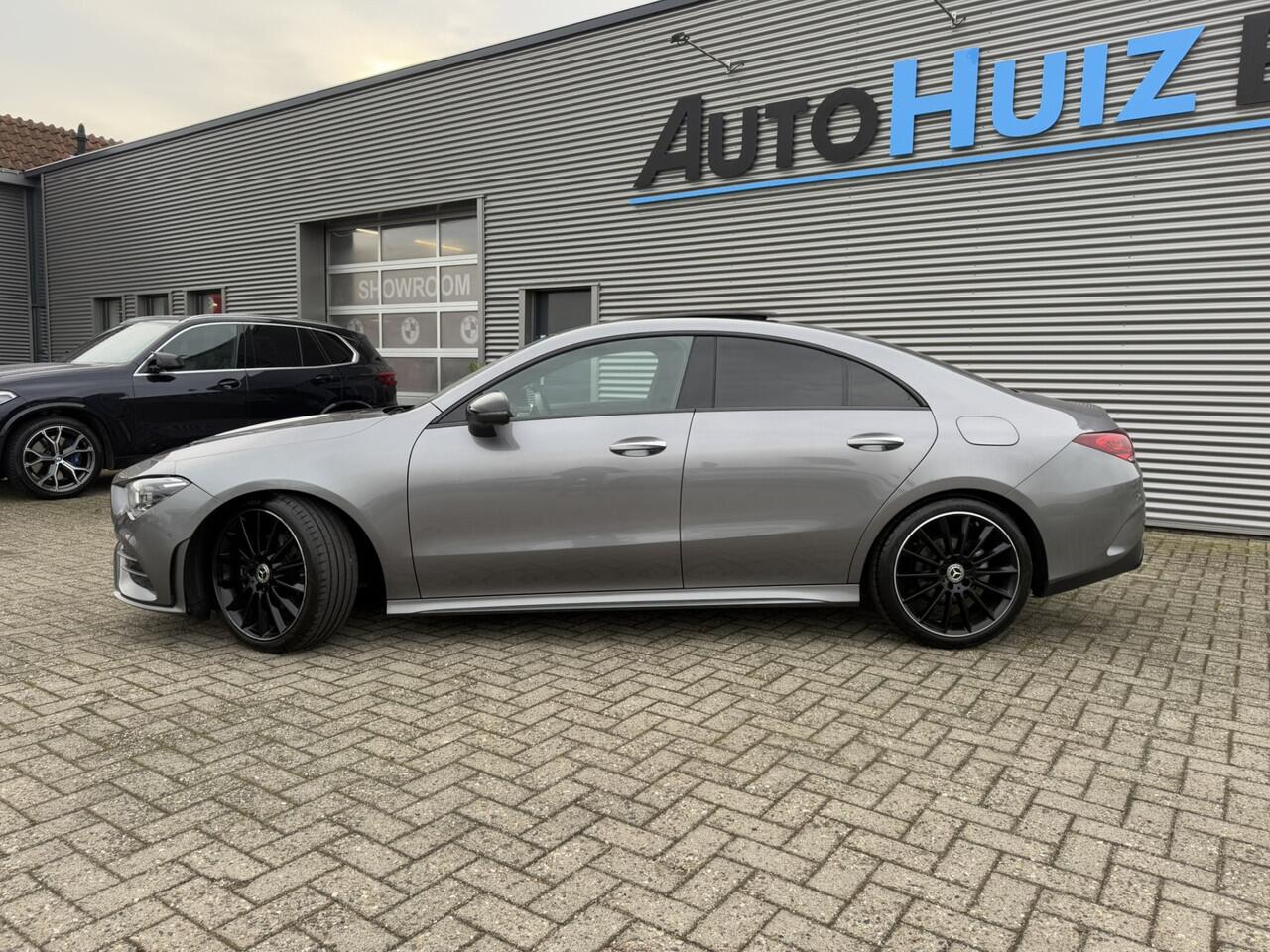 Mercedes-Benz CLA-KLASSE 180 AMG Line Panoramadak-/ Schuif-kanteldak Widescreen Keyless Entry Head-Up Display Ambienteverlichting ACC 19 Inch LED 360 Graden Camera Night Pakket BTW Vol!!