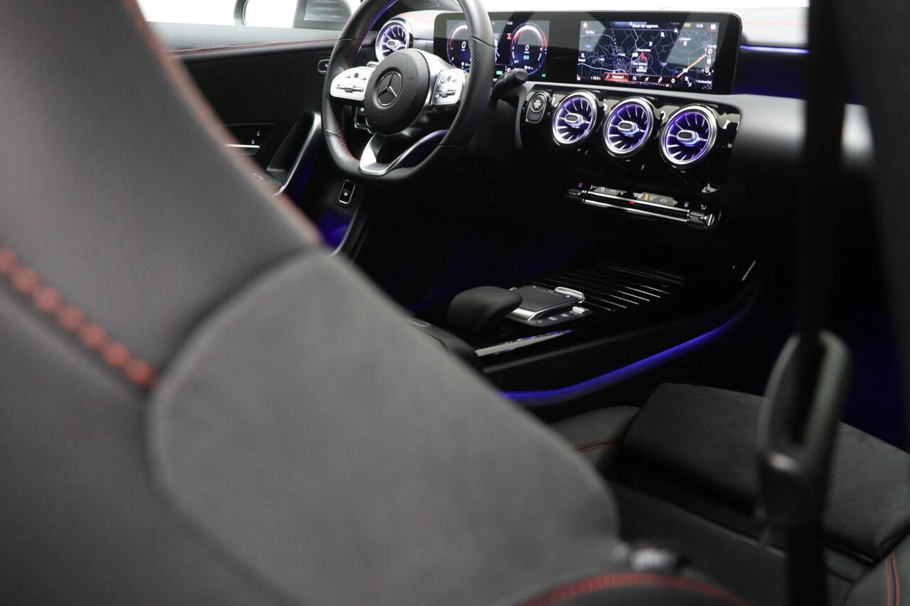 Mercedes-Benz CLA-KLASSE Shooting Brake 250 e AMG-Line Premium Plus | STOELVERWARMING | DAB | APPLE