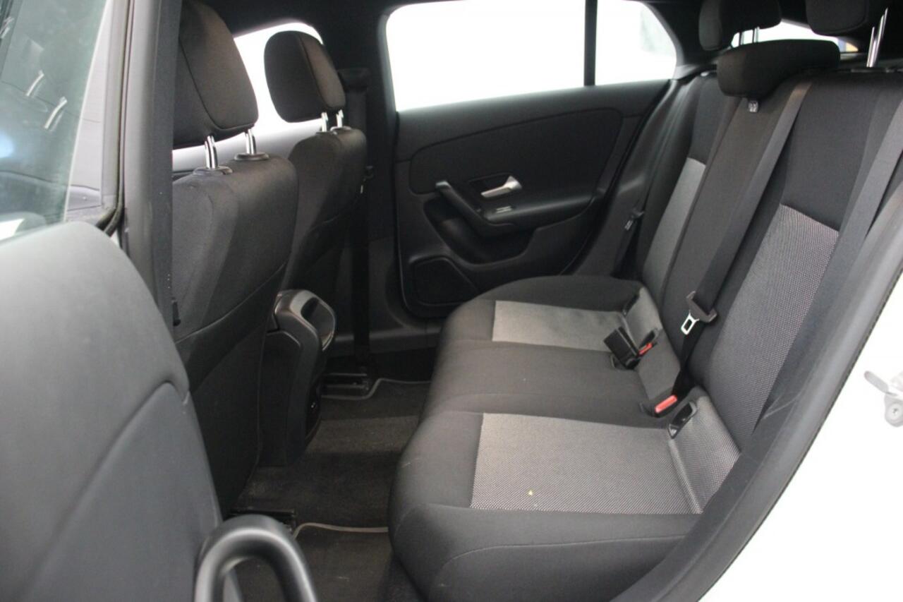 Mercedes-Benz CLA-KLASSE Shooting Brake 180 Business Solution Automaat - Carplay, Navi, Camera, Cruise, Stoelverw.