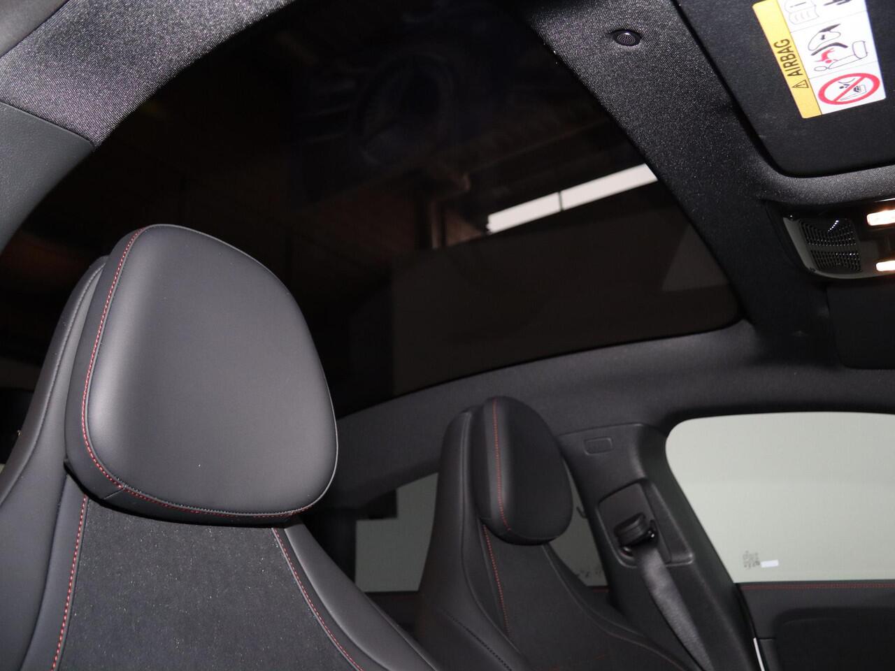 Mercedes-Benz CLA-KLASSE 250+ Launch Edition 85 kWh | Night | Panoramadak | DISTRONIC | Achteruitrijcamera | Dodehoekassistent |