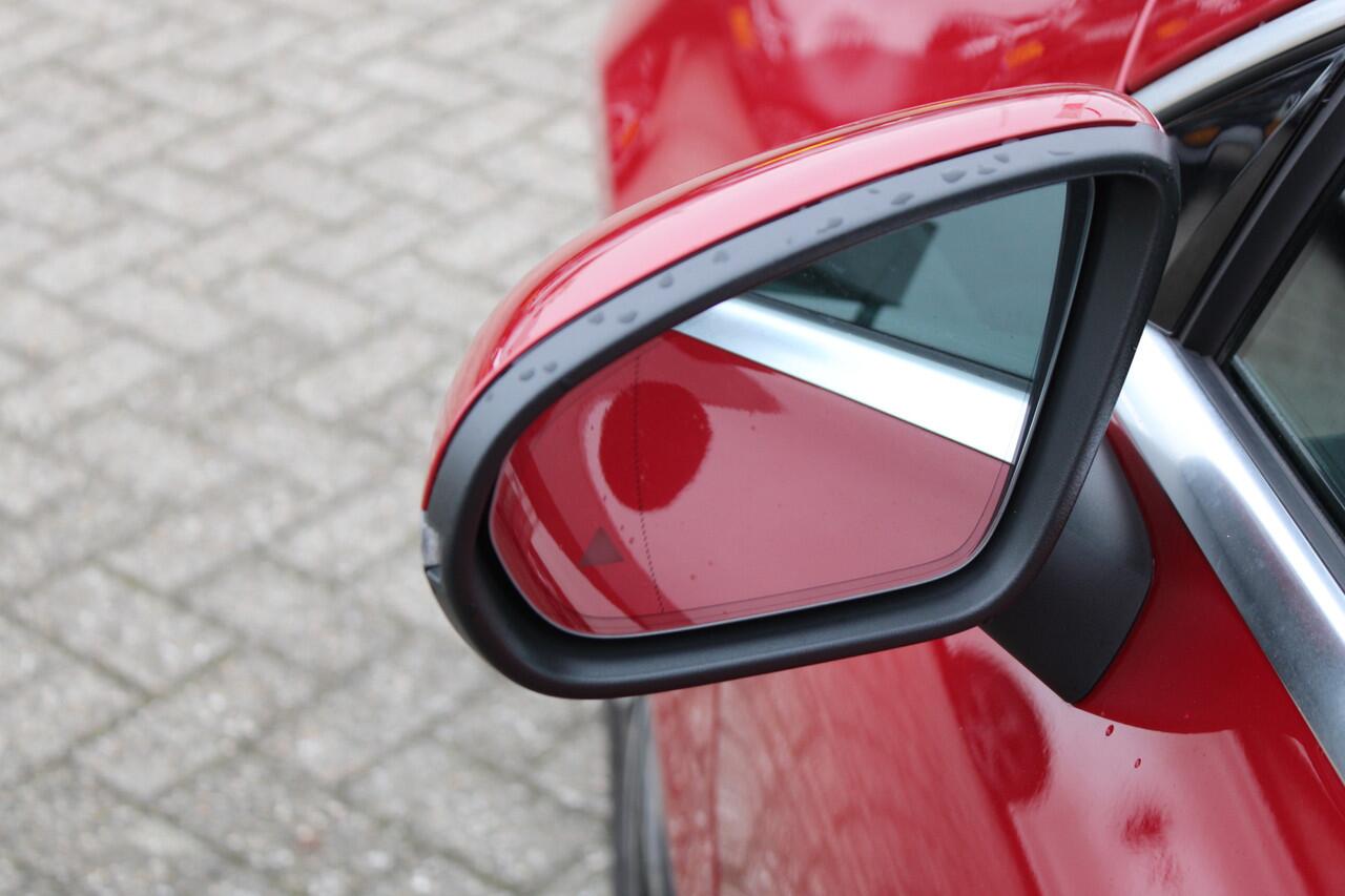 Mercedes-Benz CLA-KLASSE Shooting Brake 200 AUT7 Luxury Line PANORAMADAK LEDER MEMORY DISTRONIC SFEER CARPLAY KEY-LESS GO MULTIBEAM