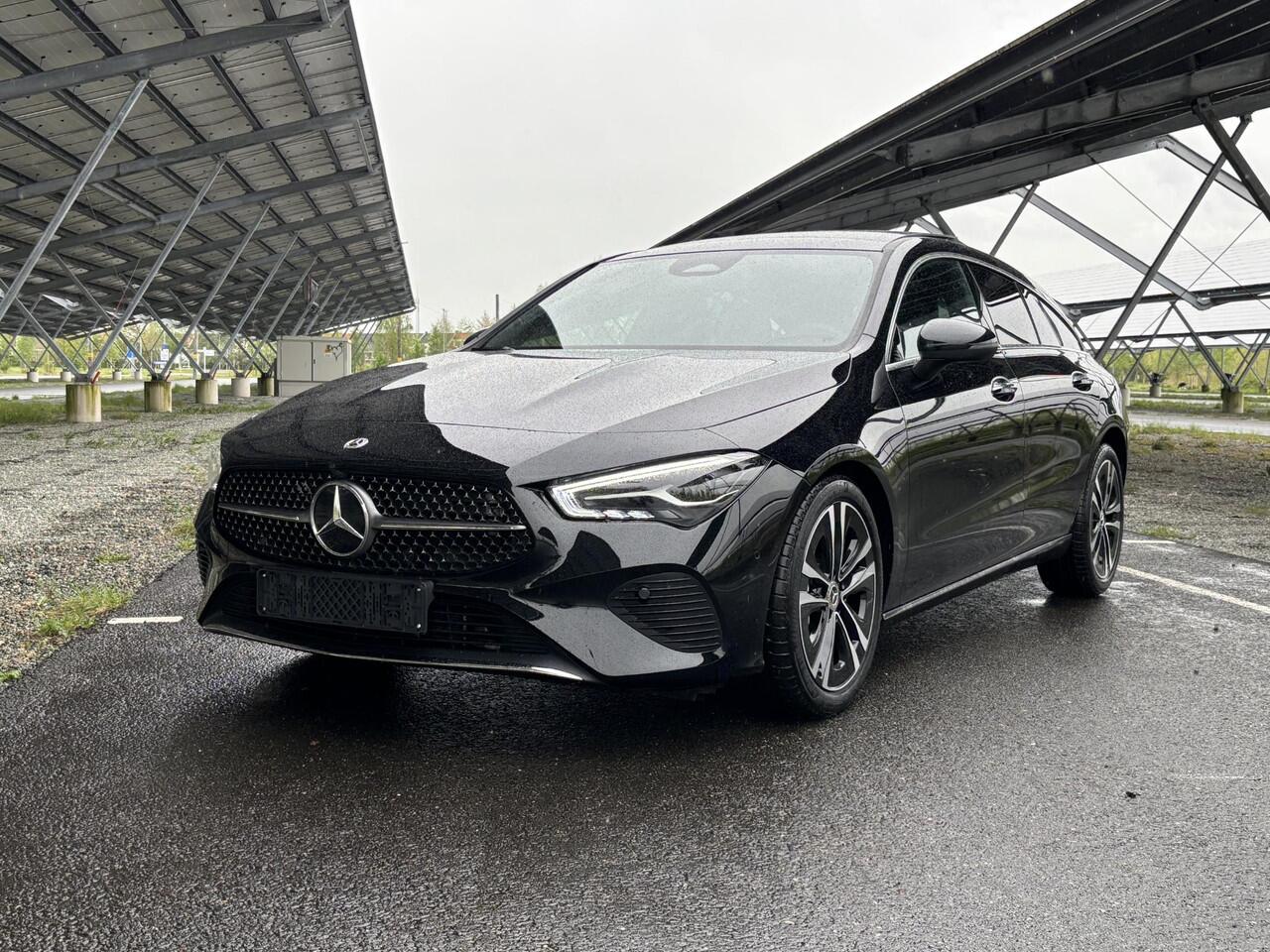 Mercedes-Benz CLA-KLASSE Shooting Brake 180 Star Edition Luxury Line | Panoramadak | Getint glas | Sfeerverlichting | Widescreen | Stoelverwarming |