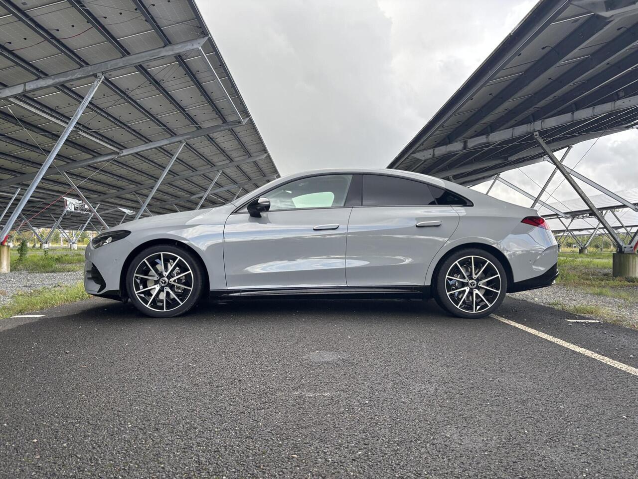 Mercedes-Benz CLA-KLASSE 250+ Launch Edition 85 kWh | Night | Panoramadak | DISTRONIC | Achteruitrijcamera | Dodehoekassistent | Trekhaak |