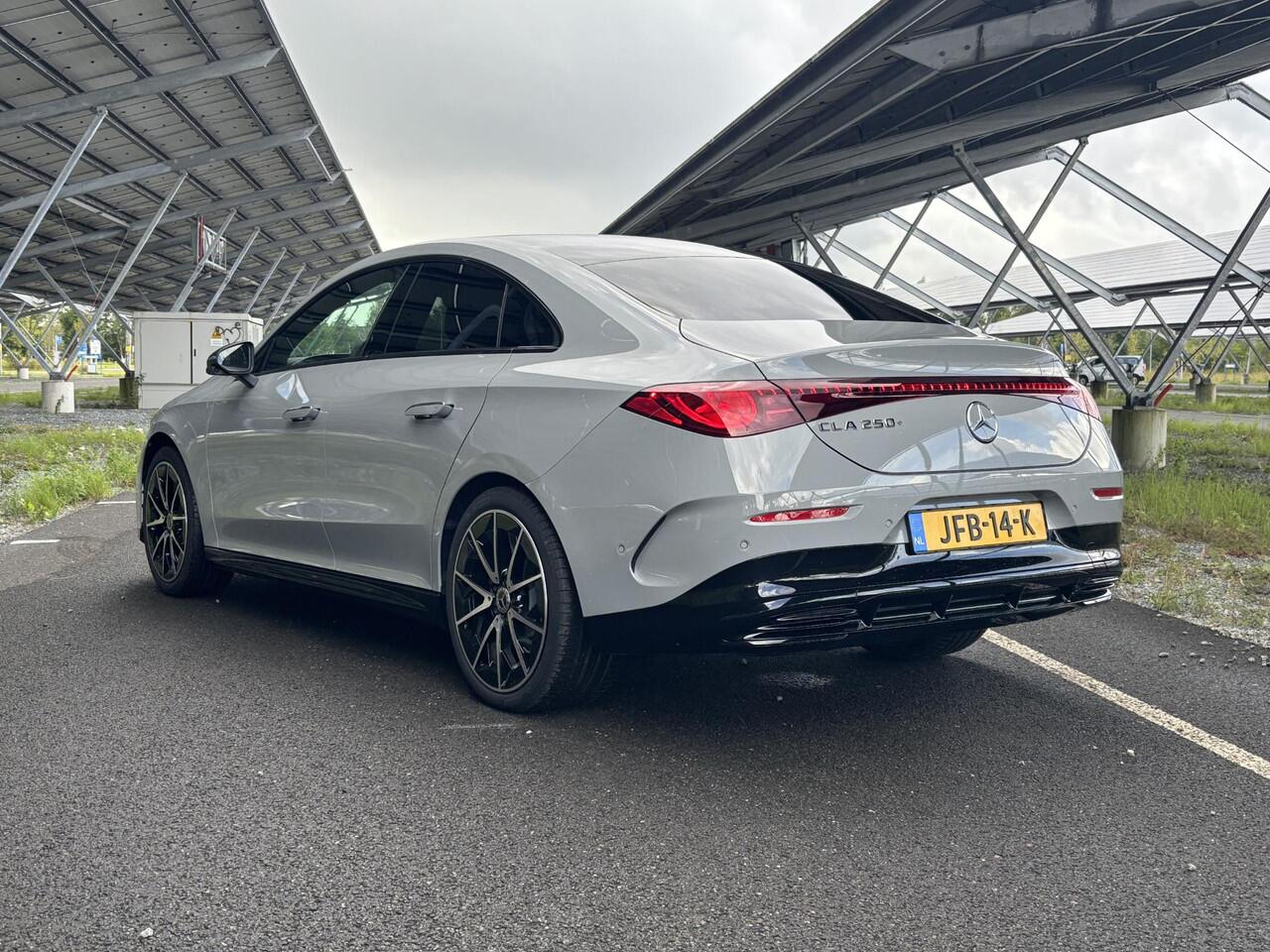 Mercedes-Benz CLA-KLASSE 250+ Launch Edition 85 kWh | Night | Panoramadak | DISTRONIC | Achteruitrijcamera | Dodehoekassistent | Trekhaak |