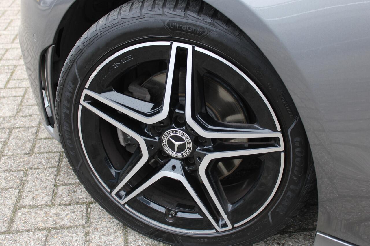 Mercedes-Benz CLA-KLASSE Shooting Brake 180 AUT7 AMG NIGHT PAKKET PANORAMADAK SFEER CARPLAY KEY-LESS GO TREKHAAK