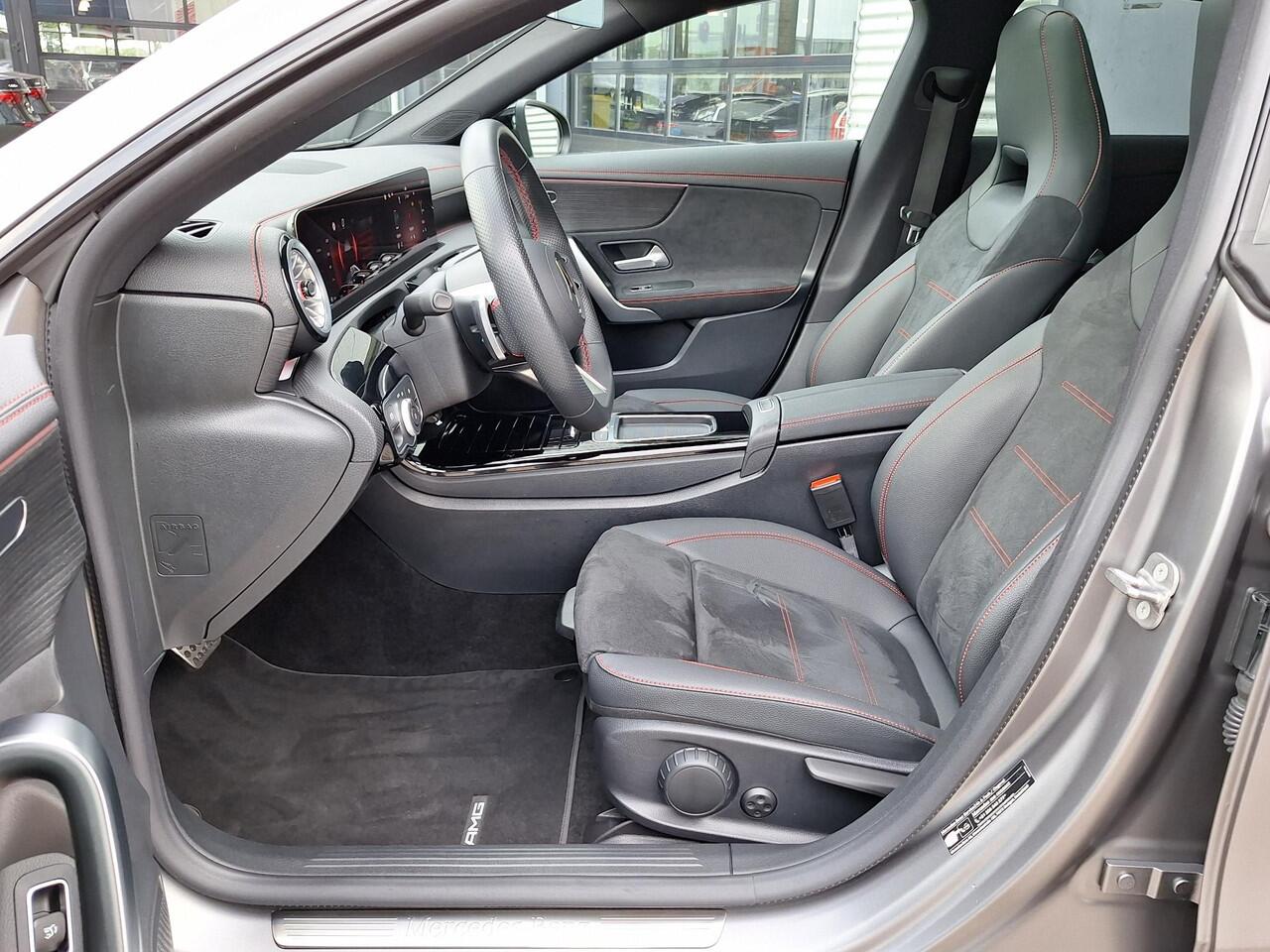 Mercedes-Benz CLA-KLASSE Shooting Brake 180 AMG | Matgrijs | Nightpakket | Panoramadak | Dodehoekassistent | Apple CarPlay | Android Auto | Sfeerverlichting | Stoelverwarming | Achteruitrijcamera | Elektrisch Inklapbare Buitenspiegels