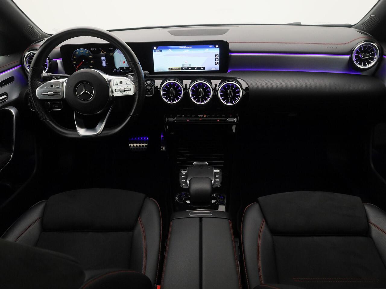 Mercedes-Benz CLA-KLASSE Shooting Brake 180 Business Solution AMG | PANO | MEMORY | SFEERVERLICHTING | CAMERA | STOELVERW.