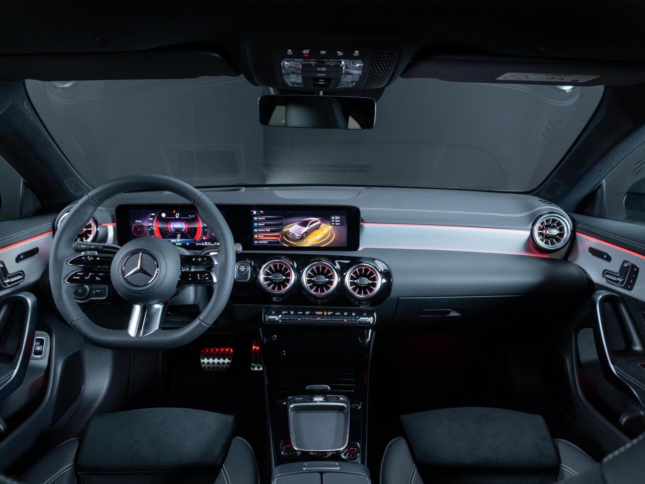 Mercedes-Benz CLA-KLASSE Shooting Brake 250 e Business Solution AMG Panorama dak