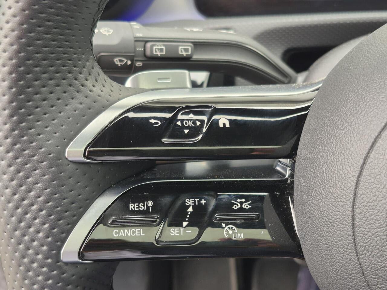 Mercedes-Benz CLA-KLASSE Shooting Brake 180 AMG Line | Panoramadak | Burmester