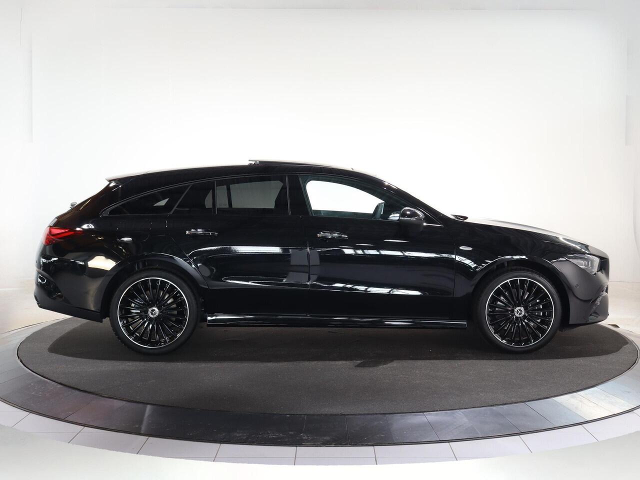 Mercedes-Benz CLA-KLASSE Shooting Brake 250e Business Solution AMG | Panoramaschuifdak | Nightpakket | 19 inch AMG-Velgen